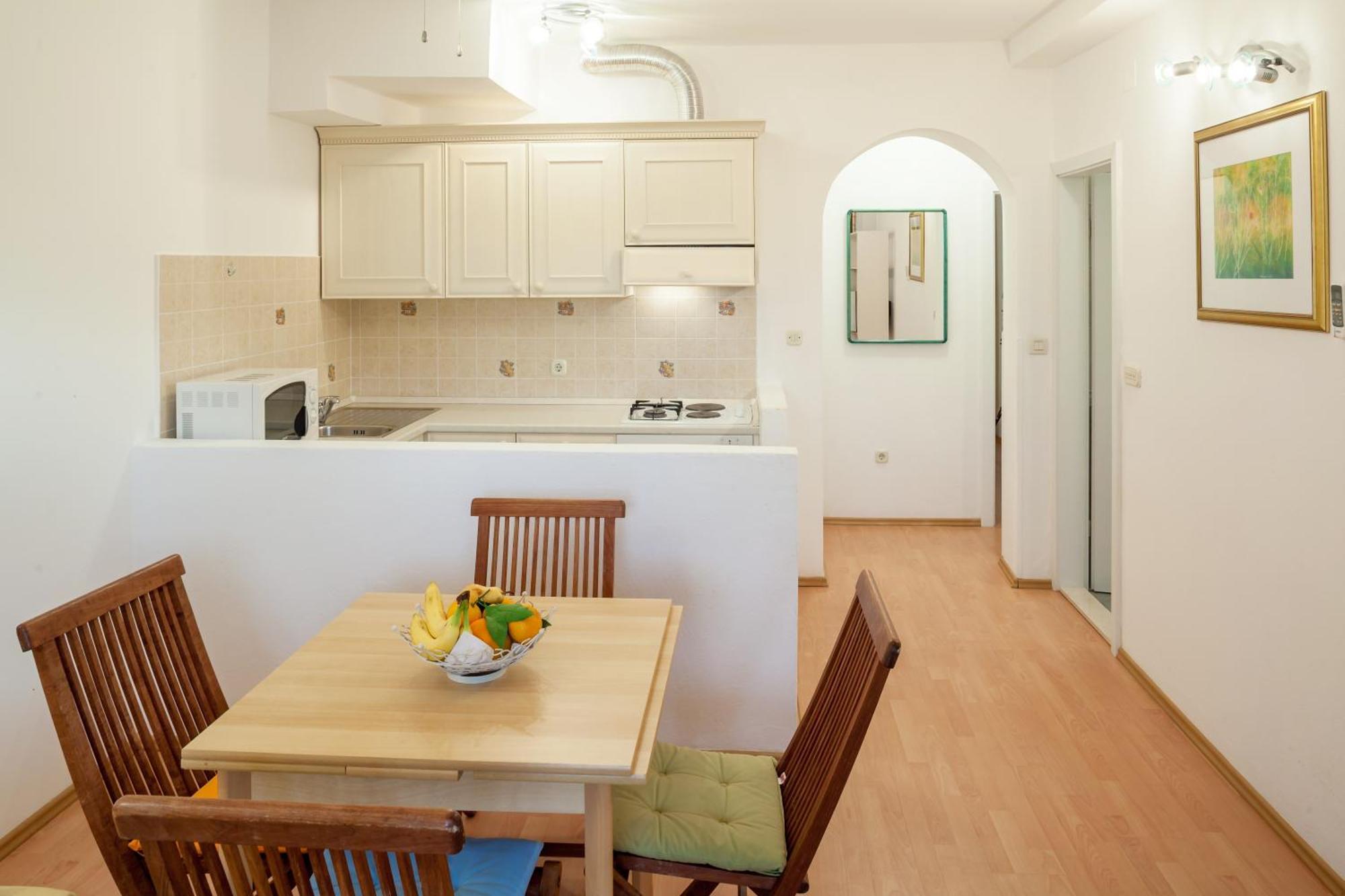 Apartments Leut 80M From The Sea Podgora Δωμάτιο φωτογραφία