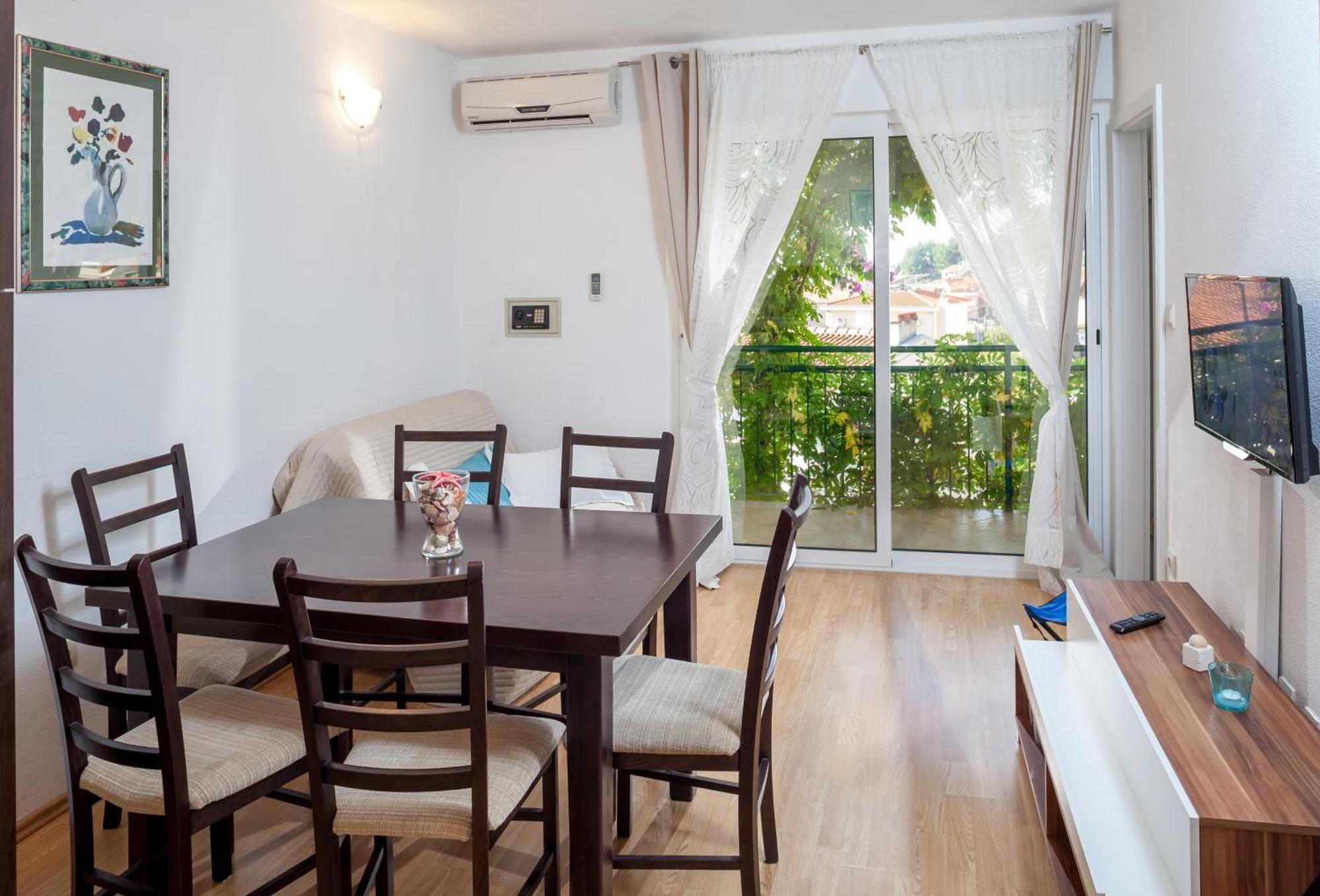 Apartments Leut 80M From The Sea Podgora Εξωτερικό φωτογραφία